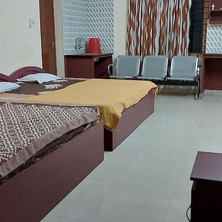 Guruvayur Adithya Exteriér fotografie