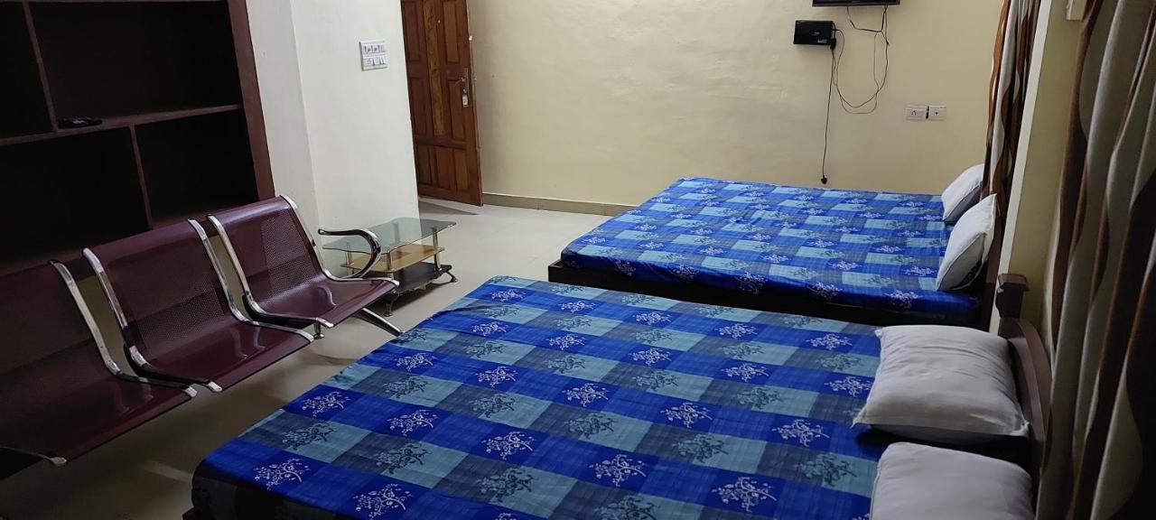 Guruvayur Adithya Exteriér fotografie